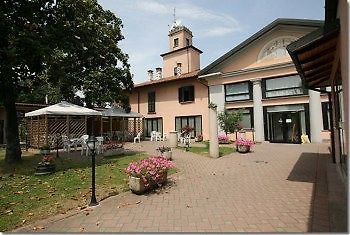 Hotel Vecchio Convento Bareggio Екстериор снимка