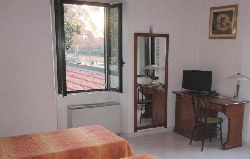 Hotel Vecchio Convento Bareggio Екстериор снимка
