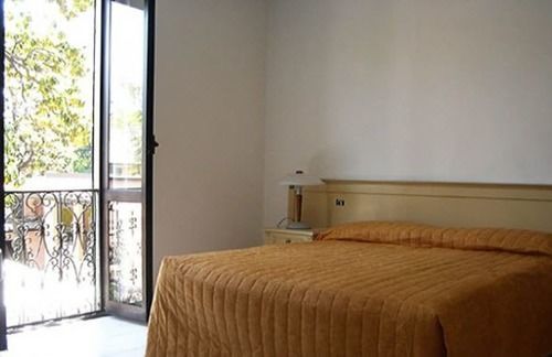 Hotel Vecchio Convento Bareggio Екстериор снимка